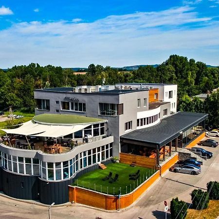 Hotel Kristály Konferencia&Wellness Ajka Esterno foto
