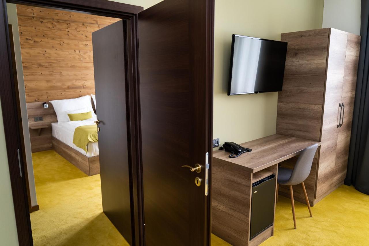 Hotel Kristály Konferencia&Wellness Ajka Esterno foto
