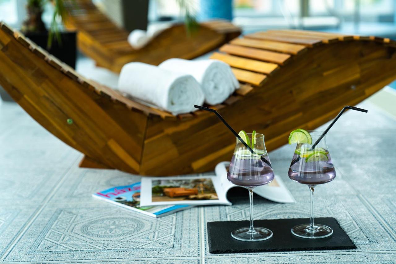 Hotel Kristály Konferencia&Wellness Ajka Esterno foto