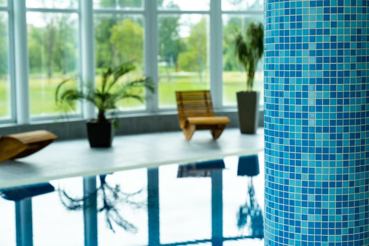 Hotel Kristály Konferencia&Wellness Ajka Esterno foto